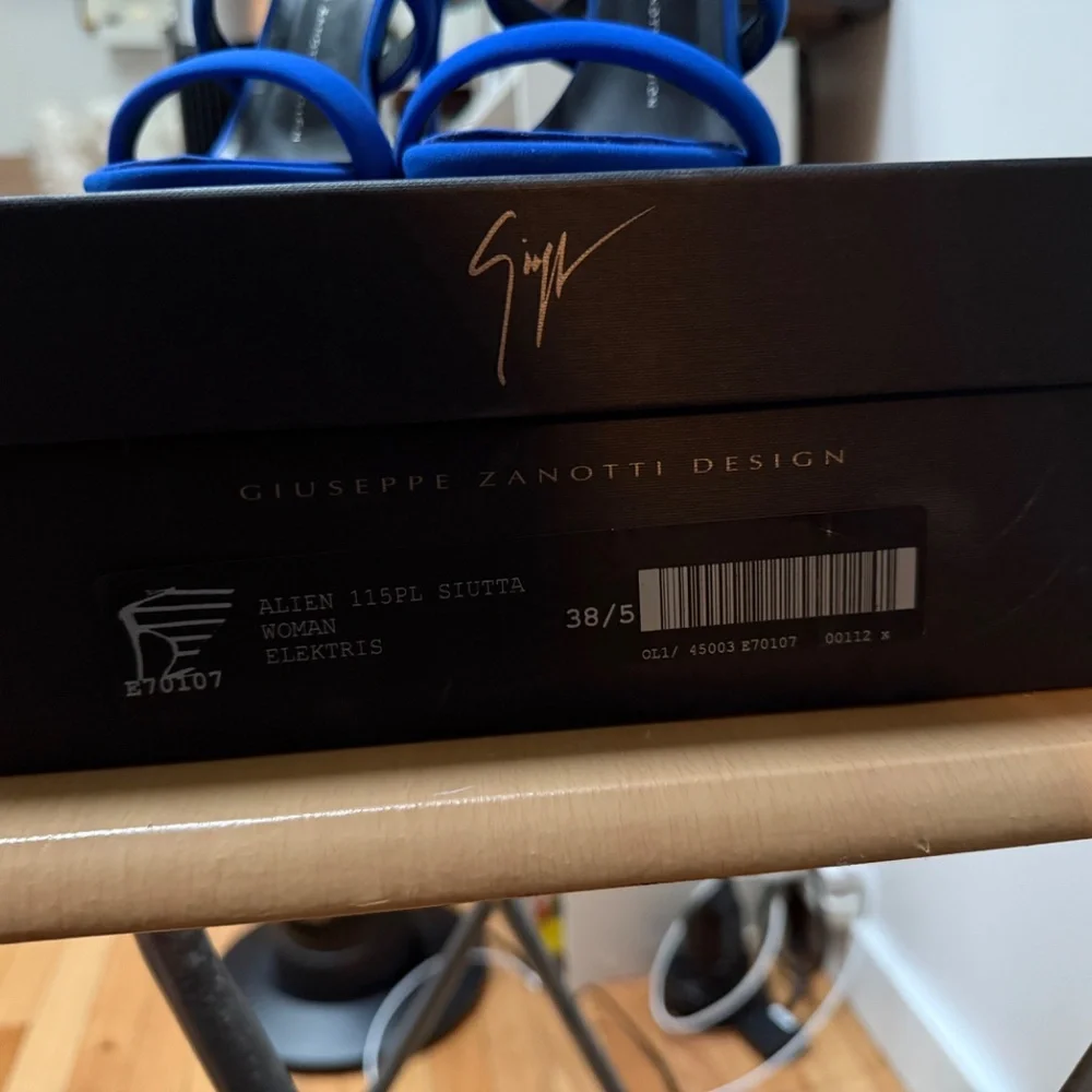 Giuseppe Zanotti Shoes - Picture 6 of 7